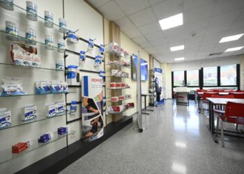 Cofares y la Universidad Alfonso X El Sabio inauguran el aula práctica de Farmacia