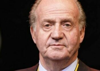 El Rey Juan Carlos anuncia a través de COPE y ‘Espejo Público’ que no volverá a España por Navidad