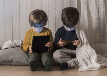 ¿Cómo reducir el efecto de las nuevas tecnologías en el sueño de niños y adolescentes?