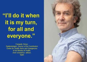 Fernando Simón en el foco mediático: protagoniza la campaña de vacunación de la UE