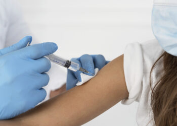 Los pediatras consideran “importante y necesario” vacunar de la Covid-19 a todos los niños