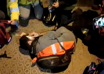 Un periodista resulta herido durante la octava jornada de protestas en Barcelona