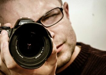 Los fotógrafos profesionales se oponen al DNI 4.0 de Marlaska