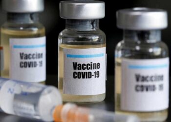 Efecto nocebo: ¿Qué es y por qué es un efecto secundario de las vacunas COVID?