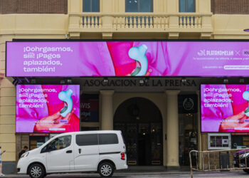 Con “Aplaza tus pagos, no tus orgasmos” los juguetes eróticos conquistan las calles de Madrid y Barcelona