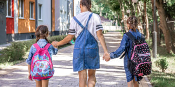 Caminar al colegio combate la obesidad infantil y mejora el rendimiento escolar