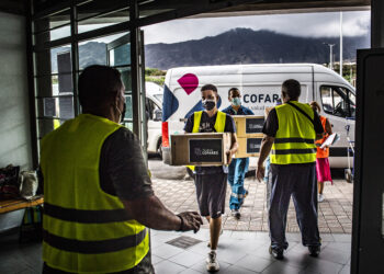 La Fundación Cofares dona 1.500 mascarillas FFP2 a Cáritas para ayudar a La Palma