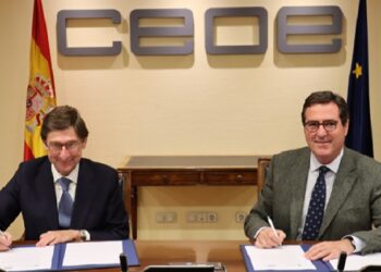 CaixaBank y CEOE acuerdan una línea de financiación para empresas de 30.000 millones de euros