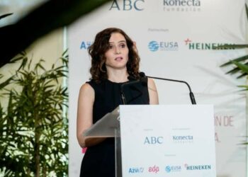 Presidenta de Madrid condena acciones contra la prensa en Cuba