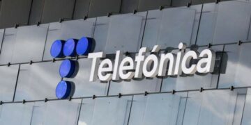 Telefónica disminuye su presencia en Hispanoamérica mientras alcanza un beneficio récord en el resto del mundo
