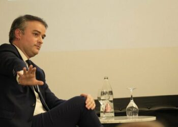 Iván Redondo se da un baño de masas en su regreso a San Sebastián