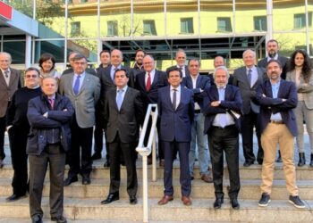 Expertos destacan la necesidad de programas preventivos y presentan las alternativas quirúrgicas en la estenosis de canal lumbar