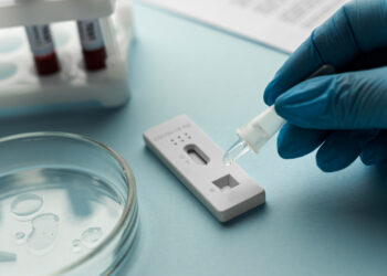 La altísima demanda de los test de antígenos dispara su precio en España