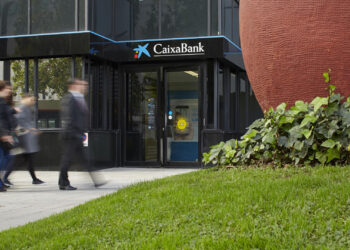 CaixaBank participa en la firma de un préstamo verde para la financiación de seis parques de energía eólica en Polonia