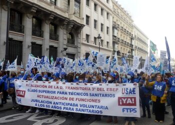 8.000 técnicos sanitarios de toda España se manifiestan en Madrid