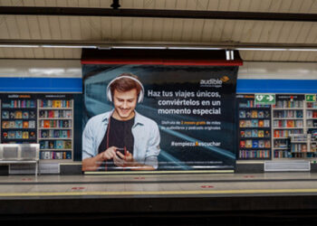 Audiolibros, la conquista de los “audiolectores” arranca en la estación de Nuevos Ministerios del Metro de Madrid
