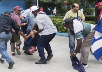 Periodista cubano y preso político fue hospitalizado de emergencia