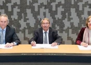 AMI, FAEB Y NSF firman un convenio para impulsar programas de formación sobre periodismo digital