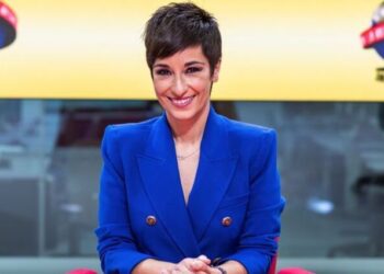‘Sálvame’ ficha a la periodista Adela González para “contextualizar” la información