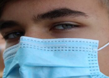 Cofares estudia la responsabilidad de los jóvenes en la sexta ola