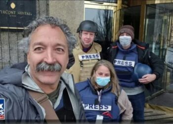 Una productora y el camarógrafo de Fox News mueren en ataque en Ucrania