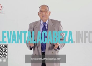 Carlos San Juan, impulsor de ‘Soy mayor, no idiota’, protagoniza la nueva campaña de ‘Levanta la cabeza’