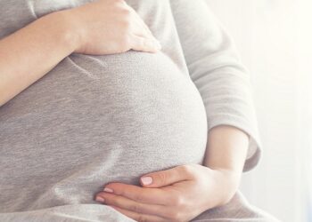 El 56% de las mujeres españolas afirman que tendrán menos hijos debido a su situación laboral