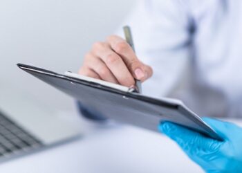 Atención Primaria no pudo abarcar toda la demanda producida por la Covid-19