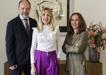 Roman da entrada en su capital a dos nuevos directores de negocio