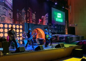 Nacha Pop se une a Cruz Roja y Fetico en un concierto solidario para recaudar fondos en apoyo a las víctimas del conflicto en Ucrania durante el X Congreso del sindicato