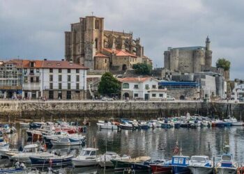 Castro-Urdiales celebra la 73ª edición del coso blanco en este año 2022