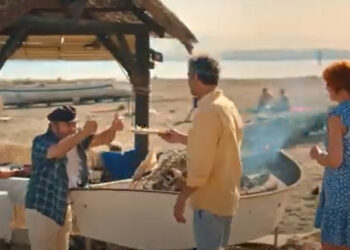 El nuevo spot de Larios nos traslada, desde Málaga, al universo de ‘Verano Azul’
