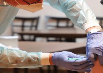 La OMS respalda la vacuna contra ómicron como dosis de refuerzo pero no como inicial