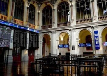 El Ibex rebota y se mantiene por encima de los 8.200 puntos