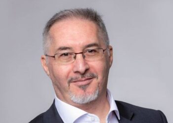 Luis González captará el talento de LLYC en Europa