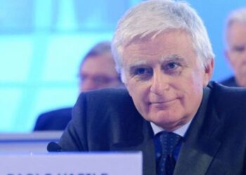 Mediaset prepara la salida de Paolo Vasile como CEO en plena crisis de Telecinco