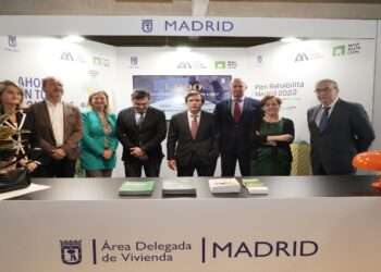 Almeida agradece la “extraordinaria” labor de los colegios oficiales que agrupan a los profesionales liberales