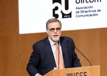 Almeida en el Congreso de Dircom: “Enhorabuena por estos 30 años. Tenéis un trabajo por delante muy desafiante”
