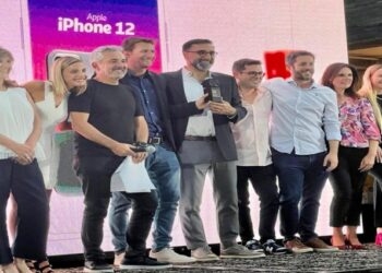 Graphene conquista el premio Best In Show en la inauguración del Festival IAB Mixx Chile