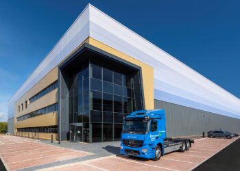 Nuevo centro de distribución de Mercedes-Benz Trucks UK - Gestionado por XPO Logistics