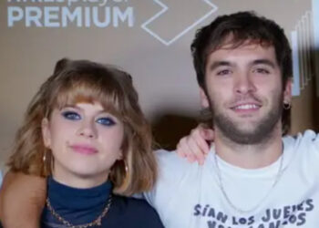 Ricardo Gómez y Elisabet Casanovas: “Esta serie ni romantiza ni juzga lo que fue la ruta del bakalao”