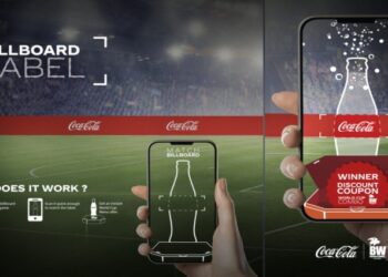 VMLY&R COMMERCE junto a Coca Cola transforman las vallas del mundial en labels escaneables