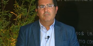 El director de ‘El Economista’, pide el cese del director adjunto de ‘El Confidencial’