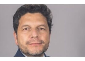 El fichaje de Alberto Artero, el primer paso de Vinces para crear ‘Demócrata’