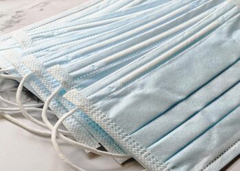 El fin de las mascarillas lleva al cierre del 90% de las empresas fabricantes