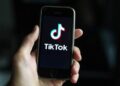 Descubre cómo es el sistema actualizado de control de cuentas con el que TikTok apoya a los creadores