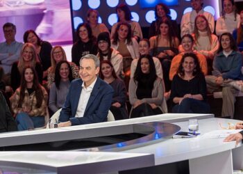 ‘Días de tele’ (7,4%) no remonta ante ‘El círculo de los famosos’ (11,5%)