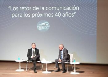 Martin Baron reclama a los medios escuchar más al público y hablar menos  