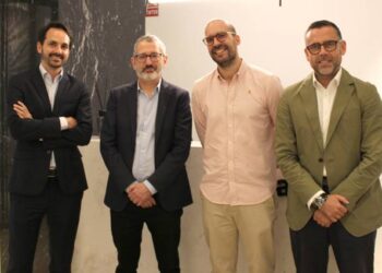 Roman analiza el contexto económico y social junto a Carlos Martín Urriza