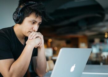 Los beneficios de estudiar FP online en MEDAC y encontrar trabajo fácilmente